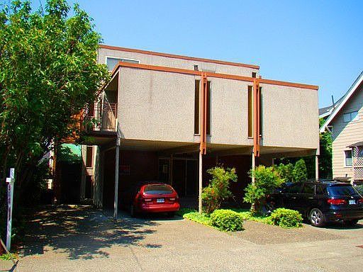 2nd image of 2037 Franklin Ave E APT 201