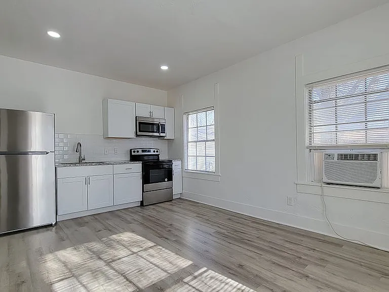 121 W Moore St #101 — Photo 25