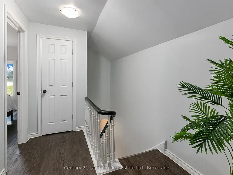 104 Creswell Dr — Photo 12