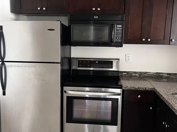 498 NW 165th Street Rd APT D303, Miami, FL 33169