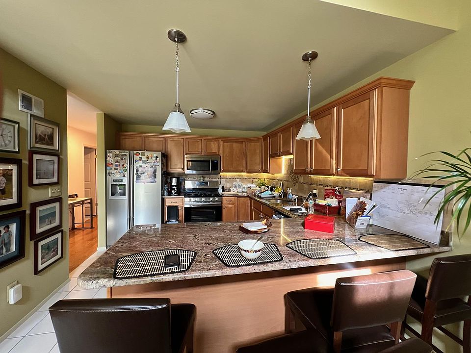 1st image of 13 Summerfield Ln S