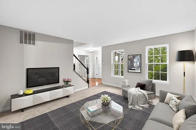 320 Kalorama Rd — Photo 30
