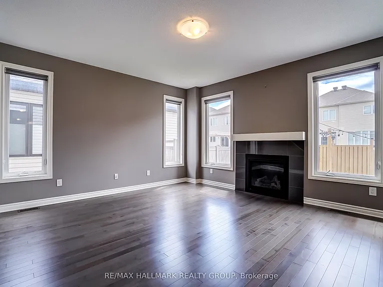 1110 Beckett Cres — Photo 7