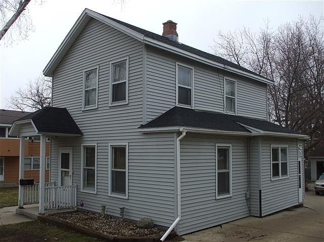 2nd image of 121 4th St