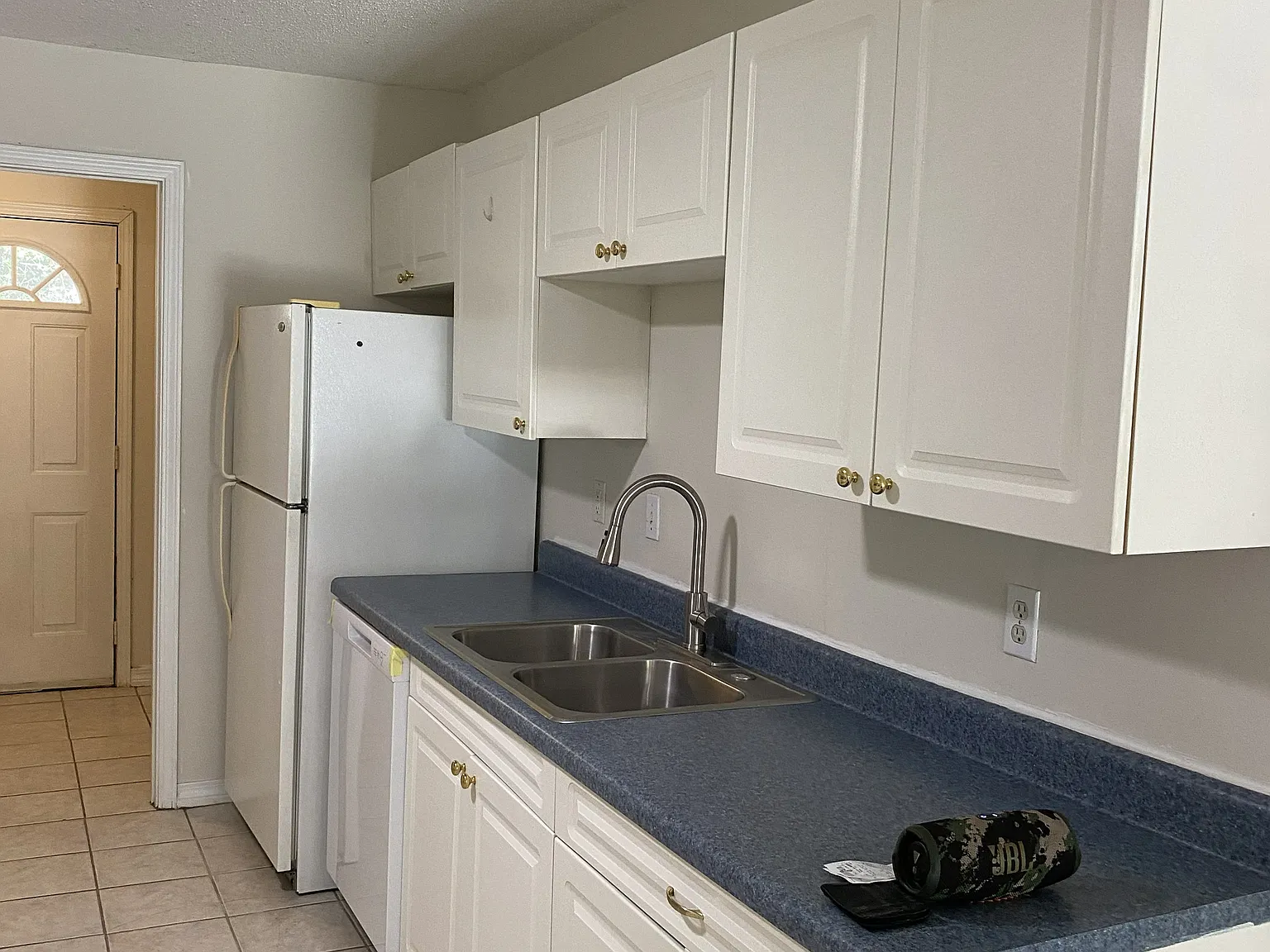 2 bed, 900 sqft, $950 — Photo 4