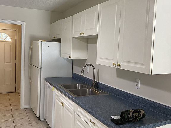 4th image of 154 Via Don Ray Rd APT A