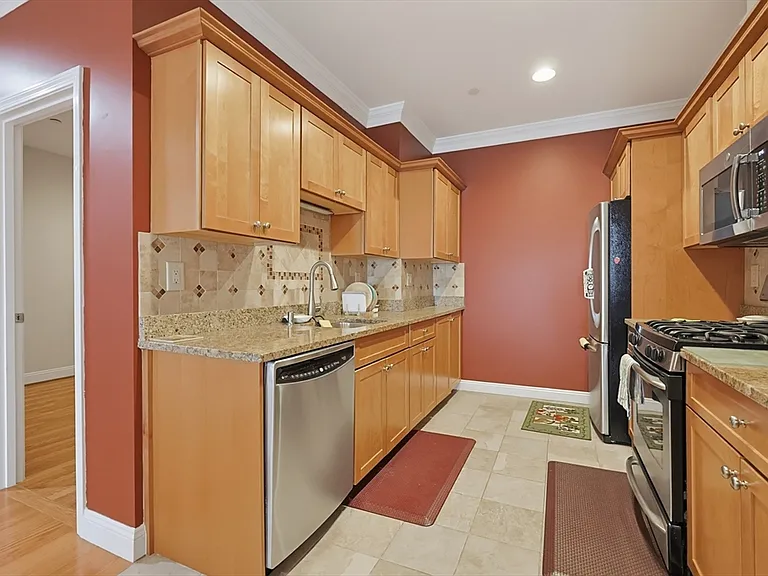 142 Bigelow St #304 — Photo 3