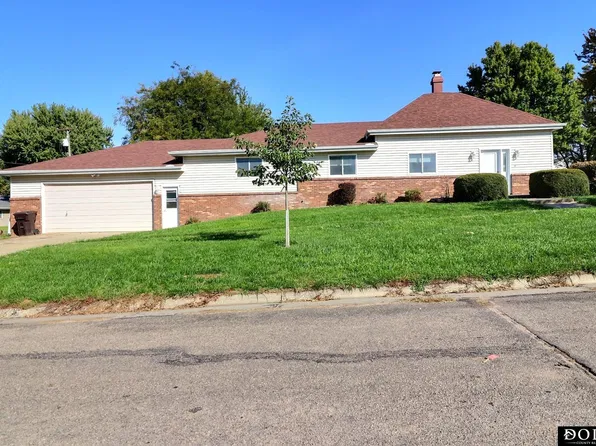105 N Ash St, Dodge, NE 68633