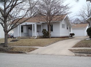 218 Woodland Ave, Bloomington, IL
