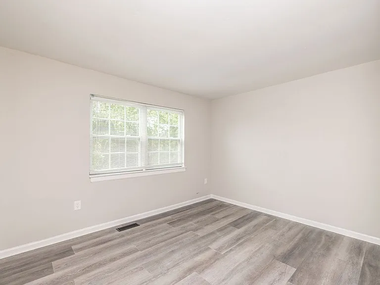 3231 Hunters Mill Dr — Photo 22