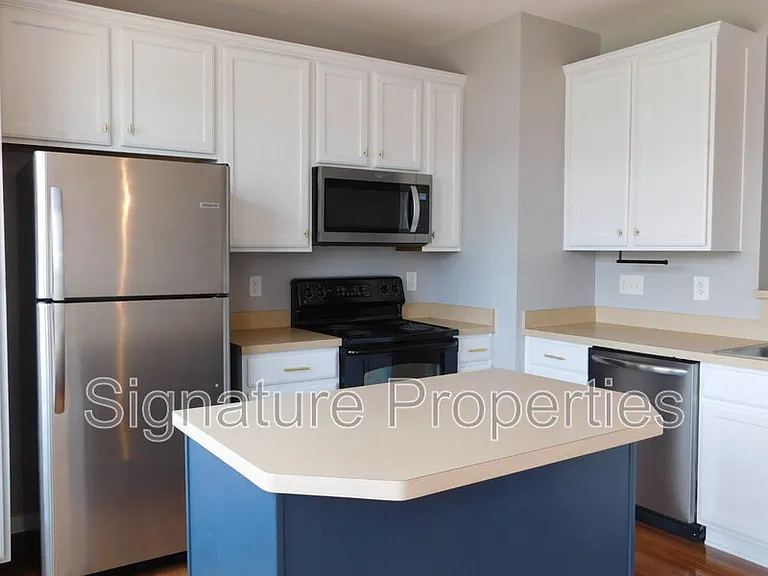 8197 Belton Cir — Photo 22