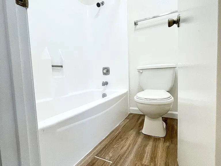 2350 Sea Breeze Dr — Photo 3