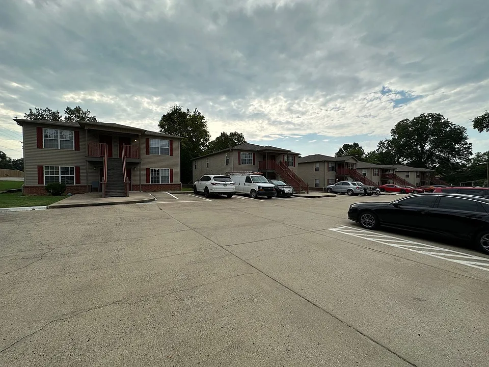 1322 N 47th St #201