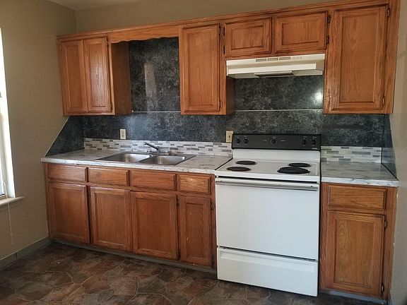 5th image of 301 N Rogers St #12