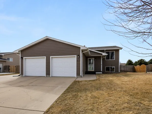307 Washington Rd, Volga, SD 57071