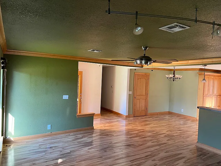 2318 Heritage Trl — Photo 12