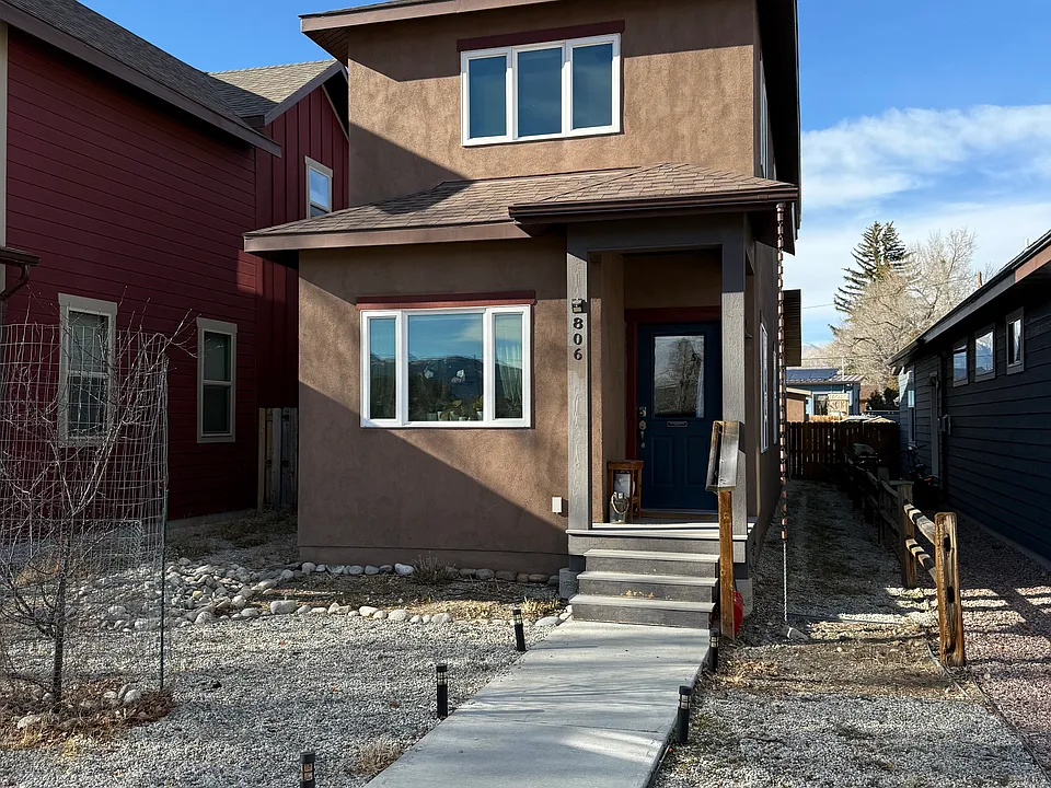 806 I St