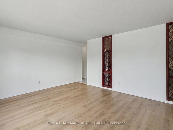 3rd image of 900 Elmsmere Rd #8