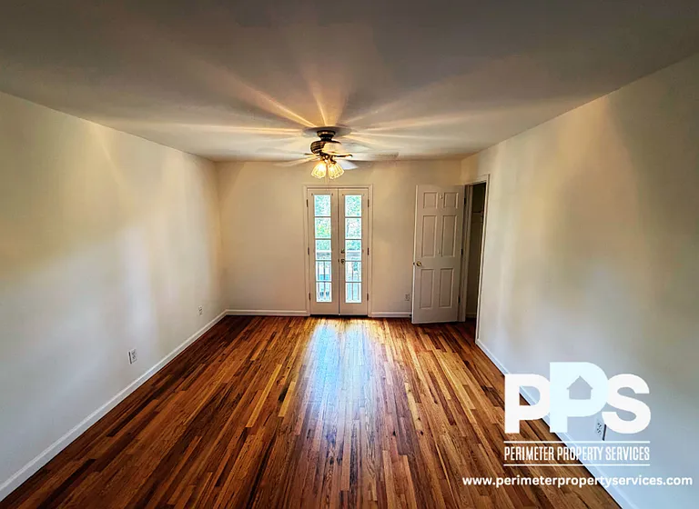 615 Boulevard SE #11 — Photo 6