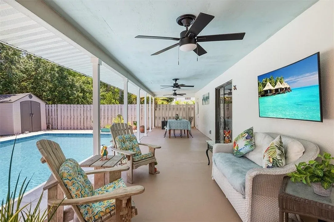 3 bed, 1204 sqft, $2,450 — Photo 3