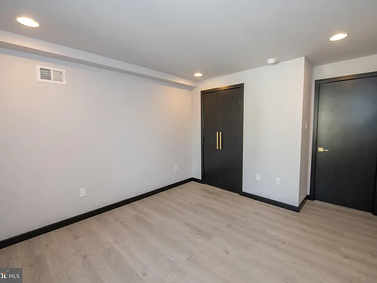 1512 S Beulah St — Photo 12
