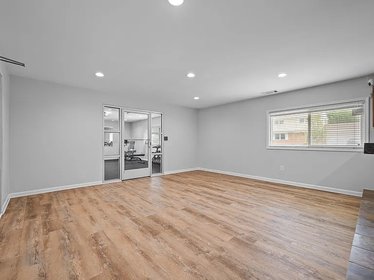 Fox Run Apartments — Photo 24