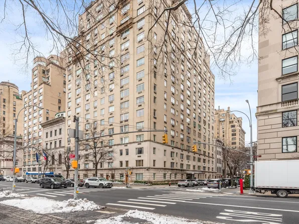 930 5th Avenue 7G image 3 of 21