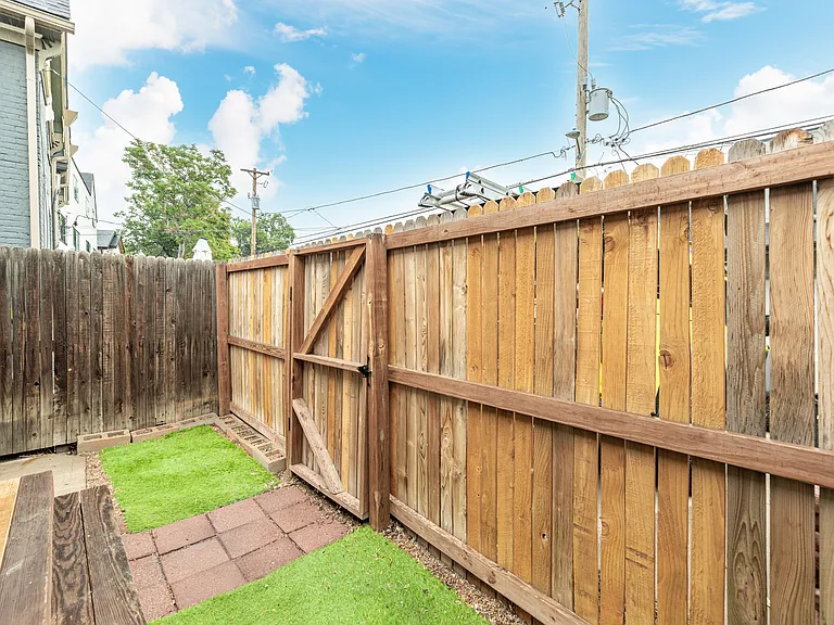 2482 W Argyle Pl — Photo 19
