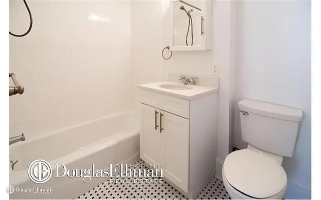 Rented by Douglas Elliman | media 19