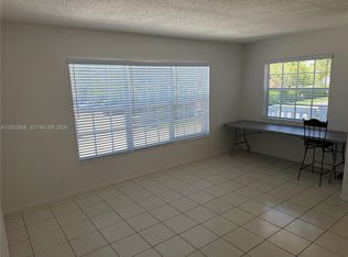3220 NE 10th St APT 17, Pompano Beach, FL 33062