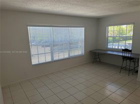 3220 NE 10th St, Pompano Beach, FL