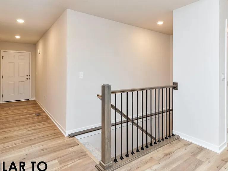 1131 NW Petersen Dr — Photo 6