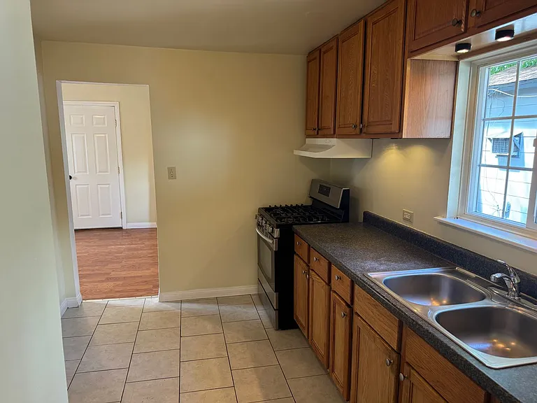 130 N Poli St — Photo 3