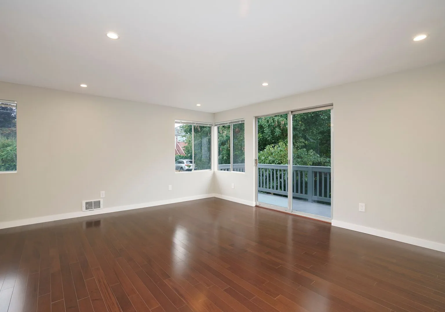 Park View Triplex — Photo 1