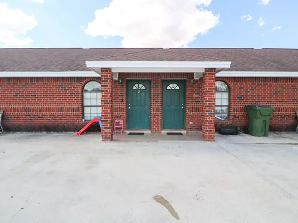 1104 Carla St, Zapata, TX 78076