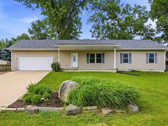 2nd image of 325 Hillview Dr
