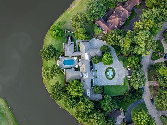 3rd image of 38 Chenal Cir