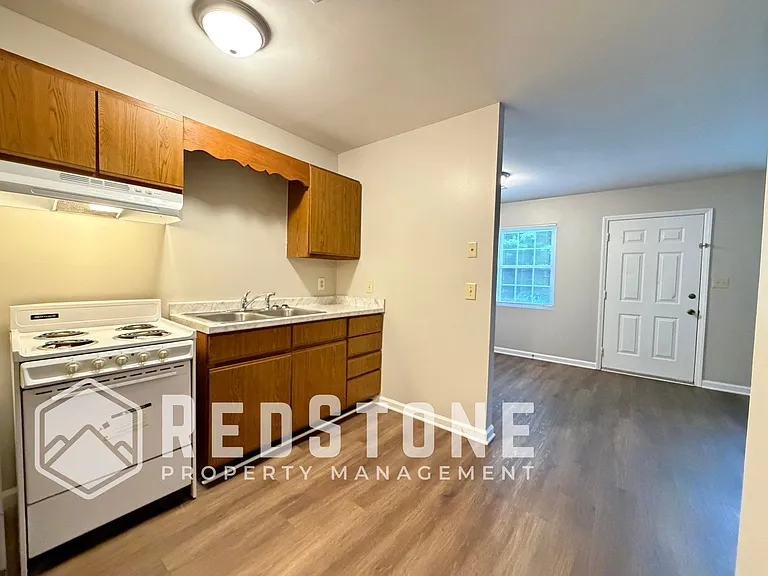221 Quintas Ave #B — Photo 9
