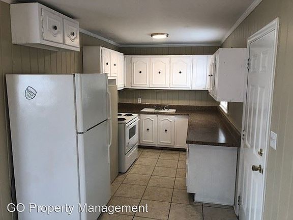 3rd image of 1200 Amaros Ave