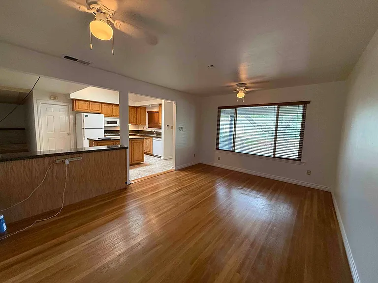 153 Waterglen Cir — Photo 5