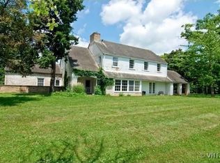 17725 W Sandlake Rd, Old Mill Creek, IL 60083