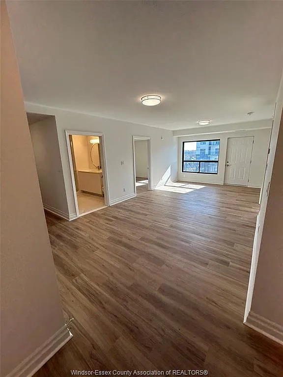 2 bed, 2.0 bath, 1095 sqft, $2,095 — Photo 2