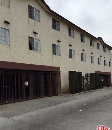 2nd image of 4427 W 135th St