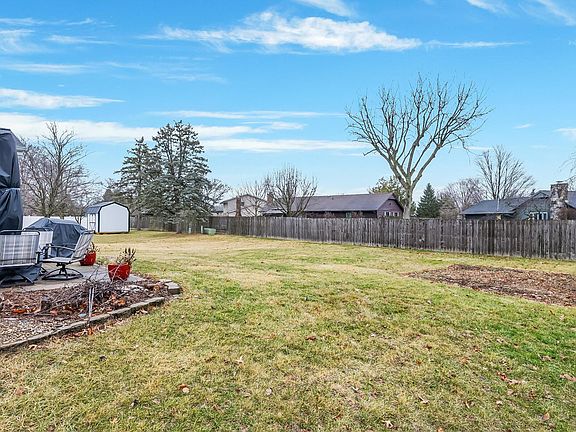 5th image of 830 Chambord Cir