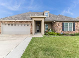 226 Woodhaven Rd, Youngsville, LA 70592