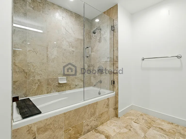 3141 Michelson Dr #1008 — Photo 32