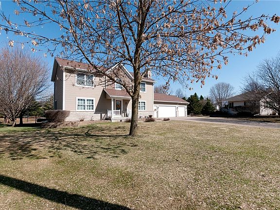 4th image of 305 Carrie Circle