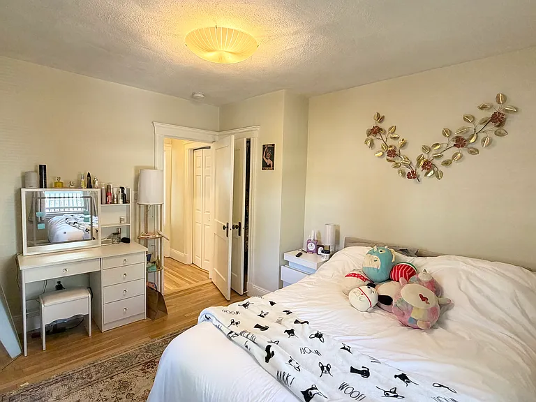 27 Beecher St #4 — Photo 9