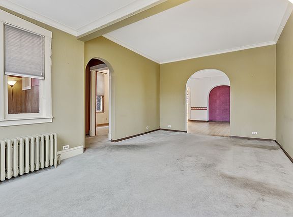 3rd image of 1038 Beloit Ave