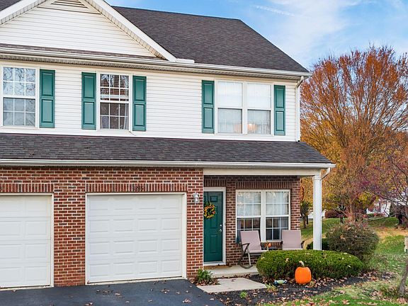 3rd image of 1245 Hall Ln #804